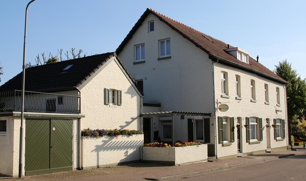 Walnut Lodge Bed & Breakfast Noorbeek Exterior foto